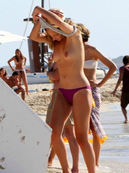 Актриса Нора Арнезедер показалася на нудистському пляжі (ФОТО)